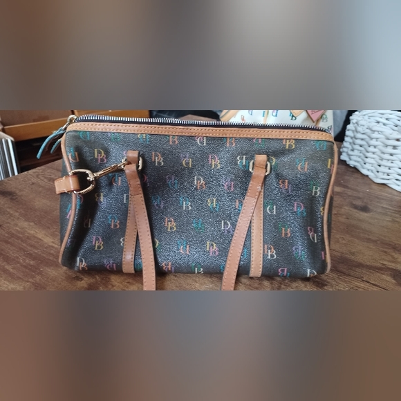 Dooney & Bourke Black Barrel Bag Signature DB Logo Coated leather crossbody - Picture 4 of 15